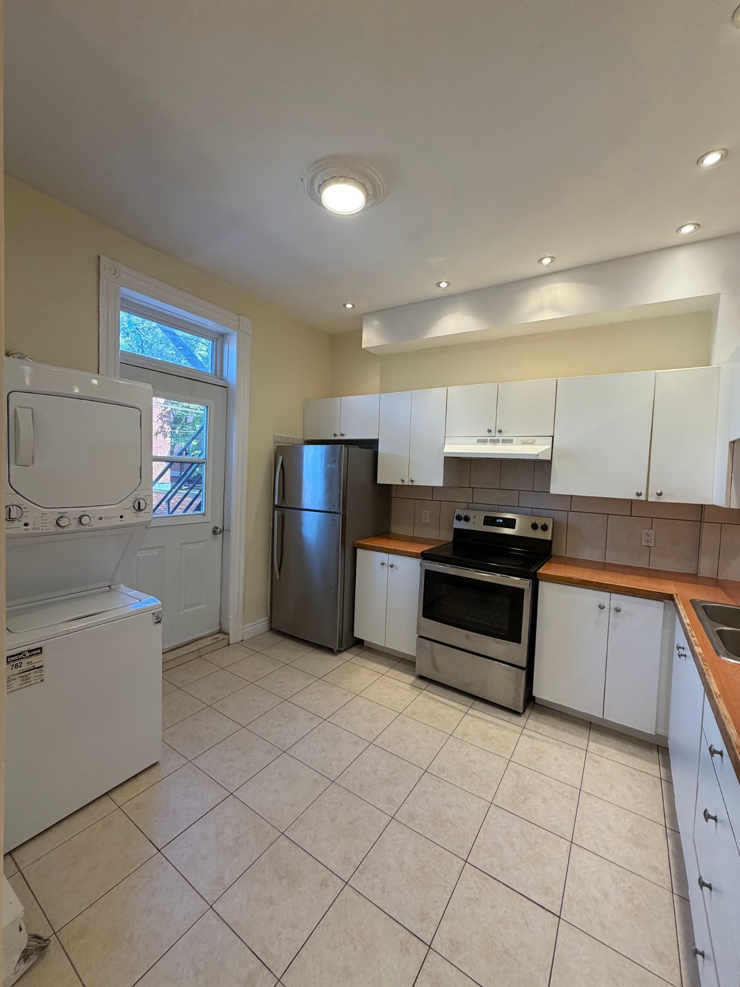 5691 avenue du Parc, app. 2 (5½) — Photo 1