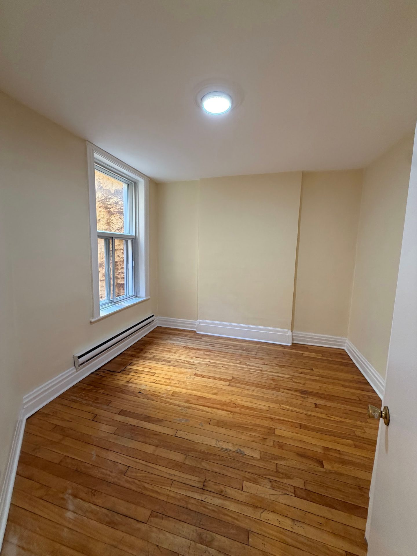 5691 avenue du Parc, app. 2 (5½) — Photo 3