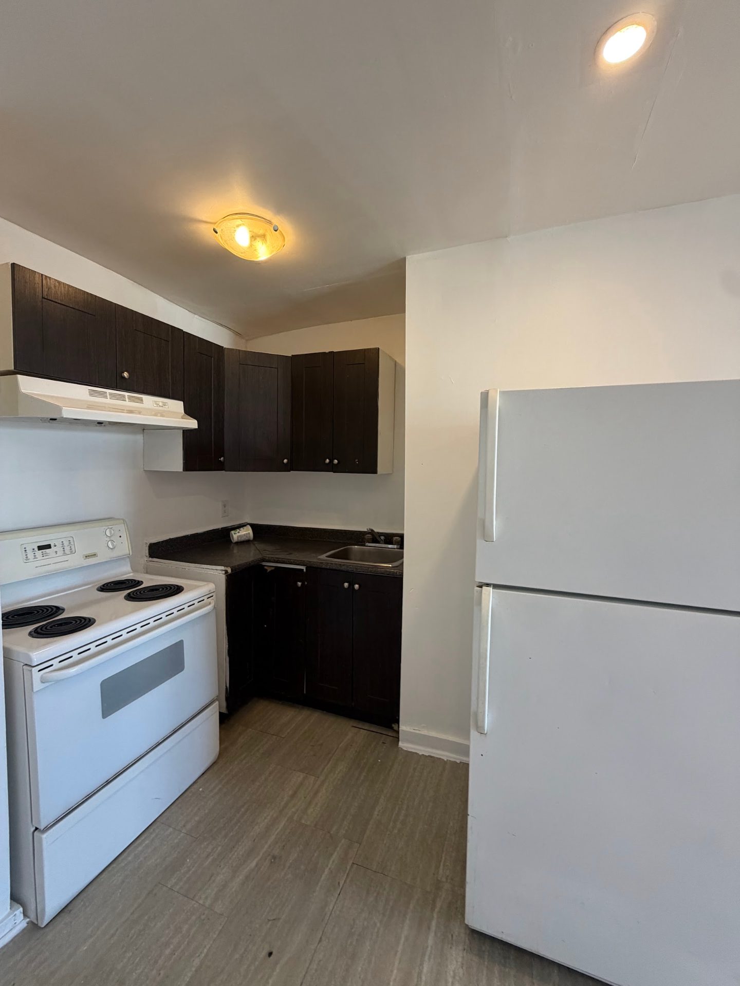 7450 Lajeunesse, app. 408 (3½)