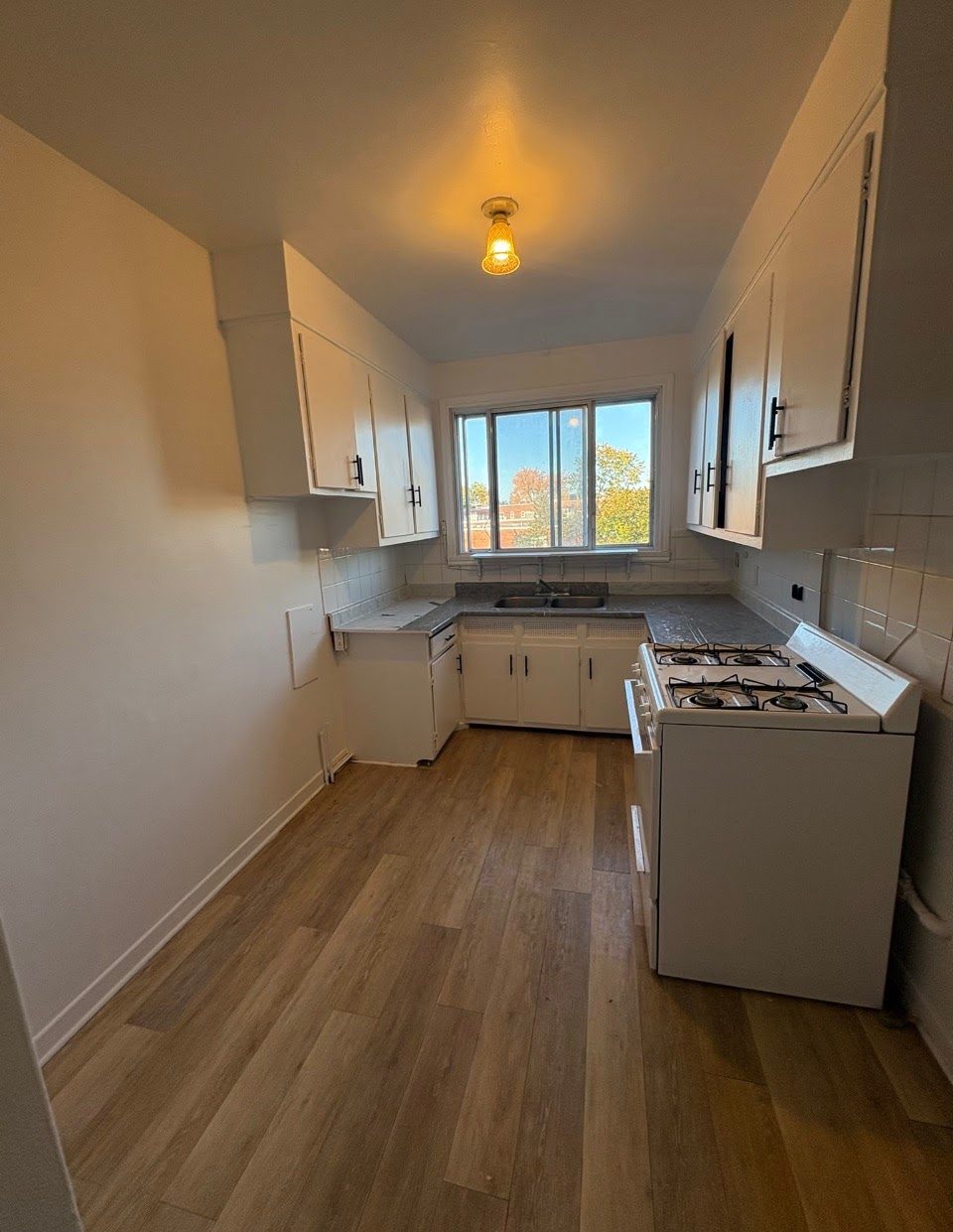 5350 Randall, app. 12 (4½) — Photo 1