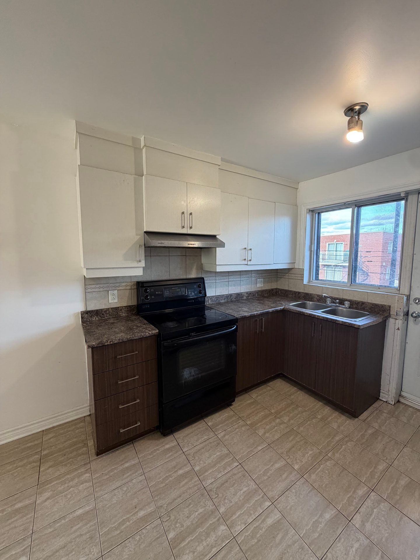 12355 Langelier, app. 5 (4½) — Photo 2