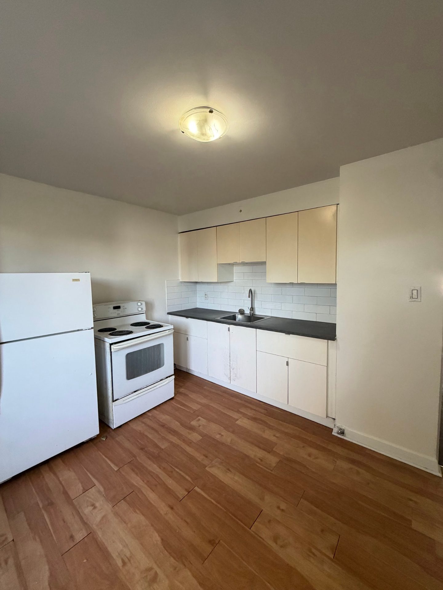 9021 14e Avenue (3½) — Photo 1